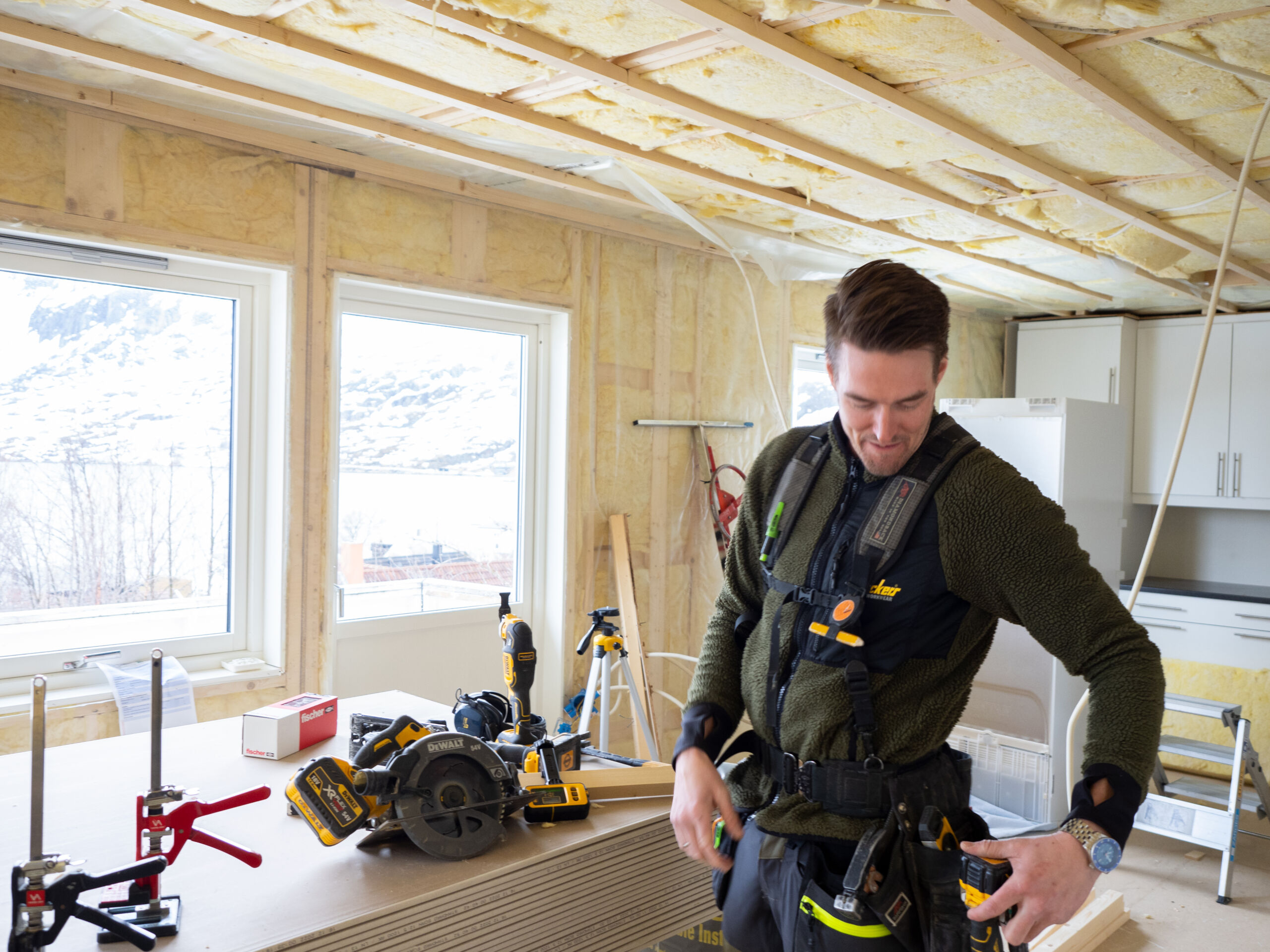 Alexander_Bore Alexander Bore, norsk hantverkade som jobbar deltid med sociala medier